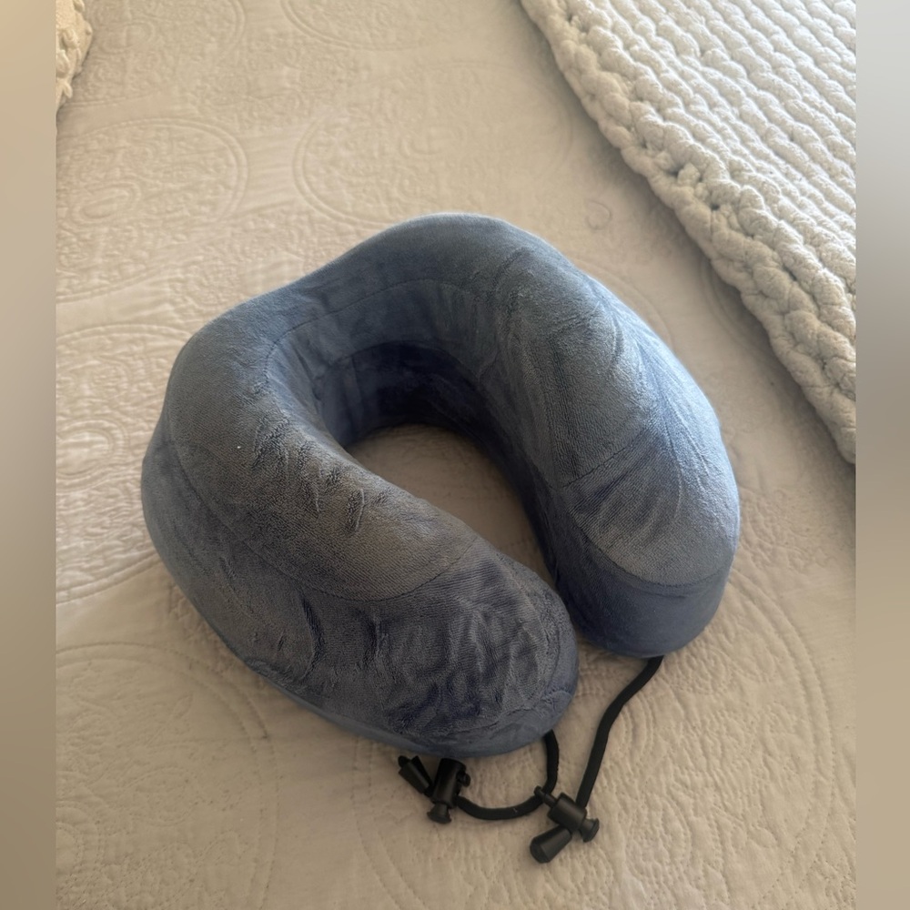 Cabeau Black Travel Pillow